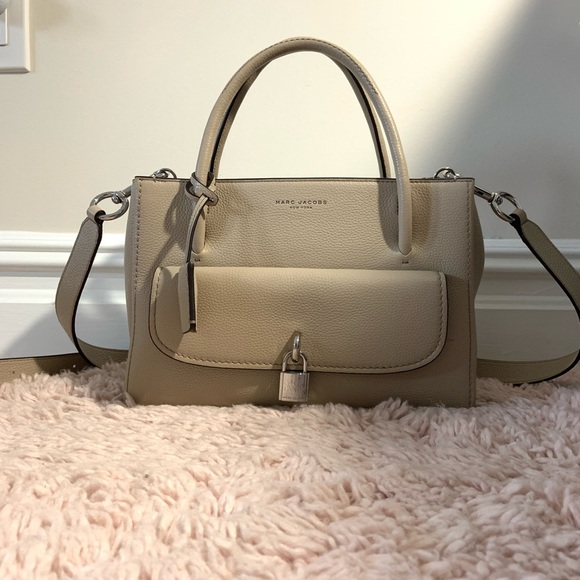 Marc Jacobs Lock That Leather Tote - Picture 2 of 8